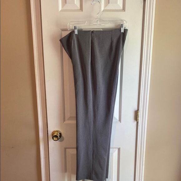 Little Black Pant with Fit logic Gray Size 10 Zip & Button On Side - Picture 6 of 10